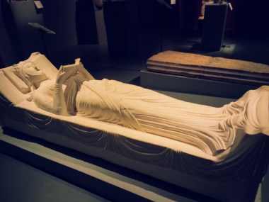 16-02-06-bordeaux-copy-of-eleanor-of-aquitaines-effigy-at-musee-daquitaine