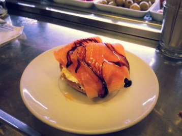 16-02-11-barcelona-tapas-at-quimet-y-quimet-salmon-sandwich-with-truffled-honey