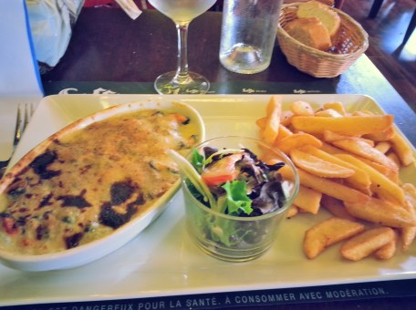 11-8-15 Cassoulette de moules gratinée at Café des Tribunaux (Dieppe)